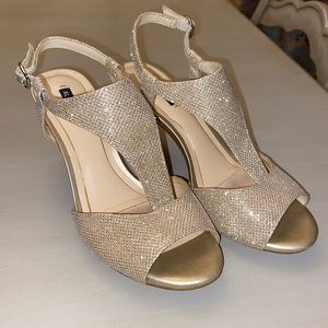 ALEX MARIE Gold Sparkly high heel Shoes SZ 7